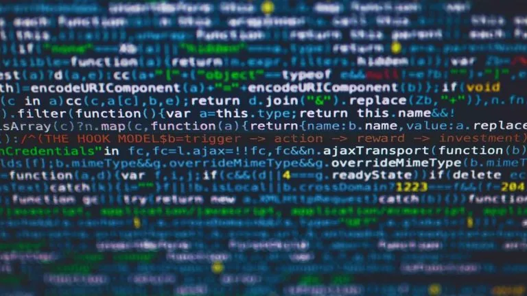 Afbeelding van html die de code van het algoritme symboliseert erg belangrijk voor lokale seo